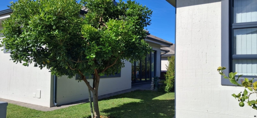 2 Bedroom Property for Sale in Voorbaai Western Cape